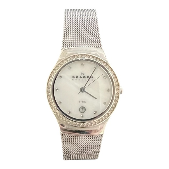 Skagen watch Round,stainless steel, Swarovski crystals mesh water resistant - Picture 3 of 16